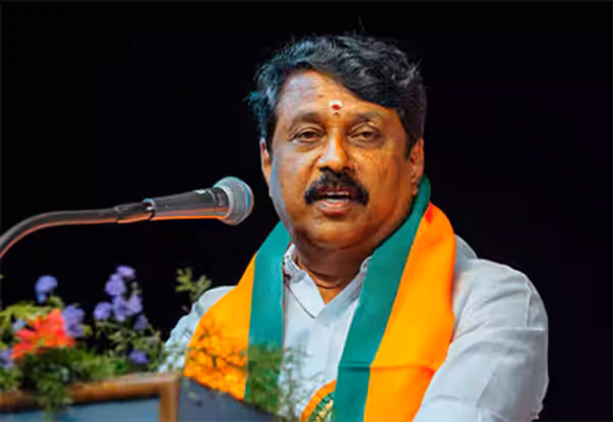 மக்கள் நலன் பேசுங்கள், தந்தை
