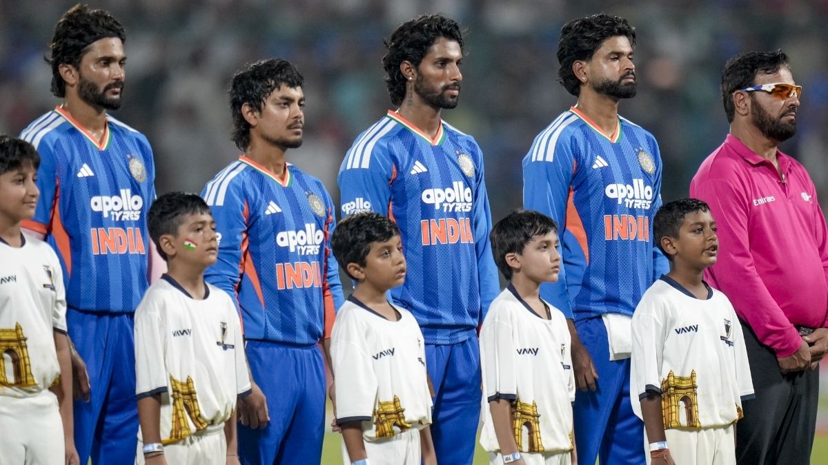 மைதானத்தில் ஒலித்த 'வந்தே மாதரம்'.. சர்வதேச கிரிக்கெட்டில் முதல்முறையாக இந்திய அணி செய்த மாற்றம்
