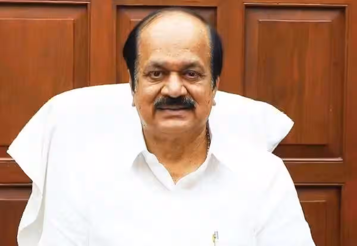 எந்த துண்டுச்சீட்டுக்கும் அடிபணிபவன் நான் அல்ல சபாநாயகர் பிரபாகர் காட்டம்