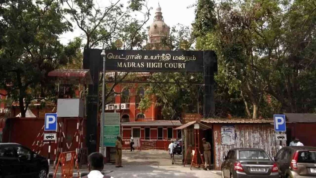 ‘எம்எல்ஏக்களின் ராஜினாமா கேலிக் கூத்தானது’
