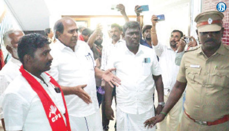 வேட்பு மனு தாக்கல் செய்யும் இடத்தில் ரீல்ஸ்; தவெக