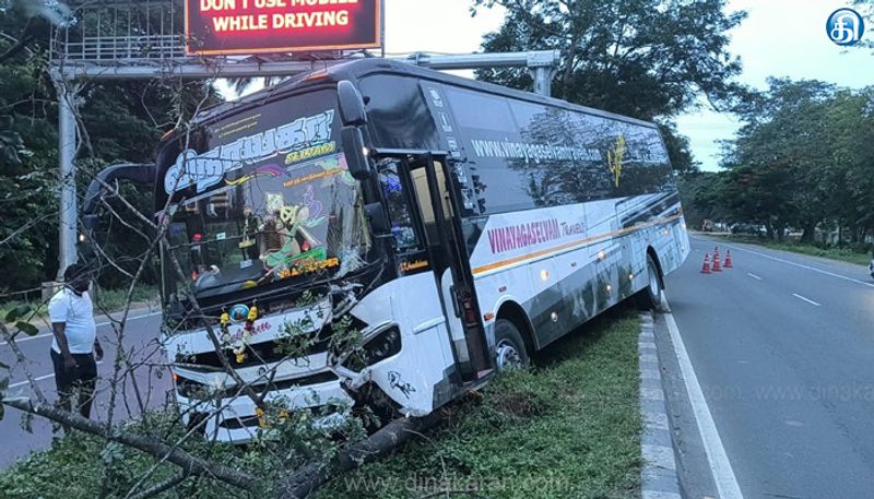 கோவையில் இருந்து சென்னை நோக்கி வந்த தனியார் ஆம்னி பேருந்து தடுப்புச் சுவரில் மோதி விபத்து