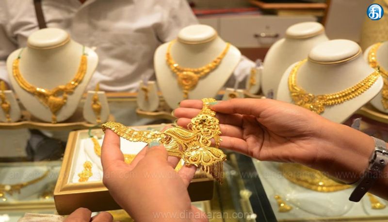 சென்னையில் ஆபரணத் தங்கத்தின் விலை சவரனுக்கு ரூ.80 குறைந்து ஒரு சவரன் ரூ.1,12,000க்கு விற்பனை!!