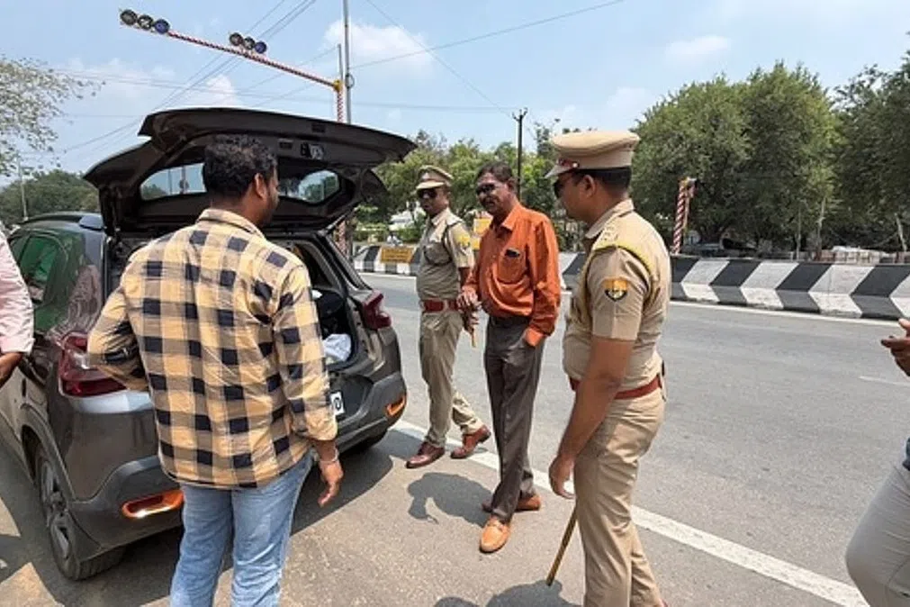 மதுராந்தகம், தாராபுரம் இடைத்தோ்தல் பிரசாரம் நிறைடைகிறது