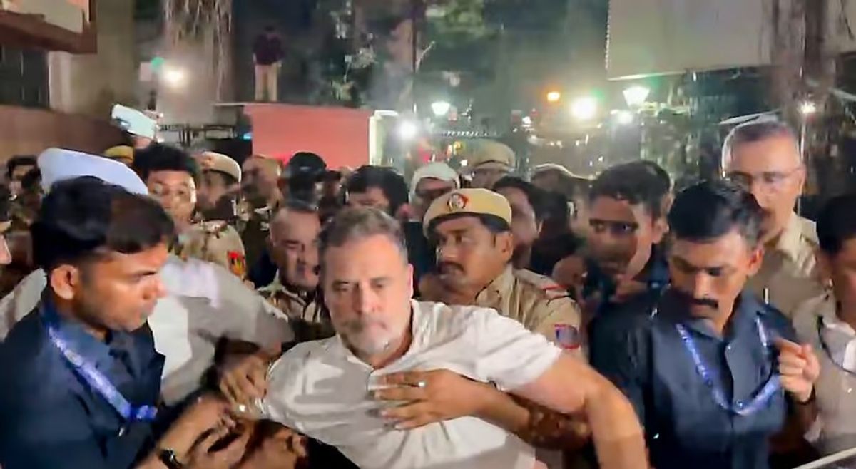 தலைமை தேர்தல் ஆணையர் ஞானேஷ்குமார் பதவி விலகக் கோரி போராட்டம்..!