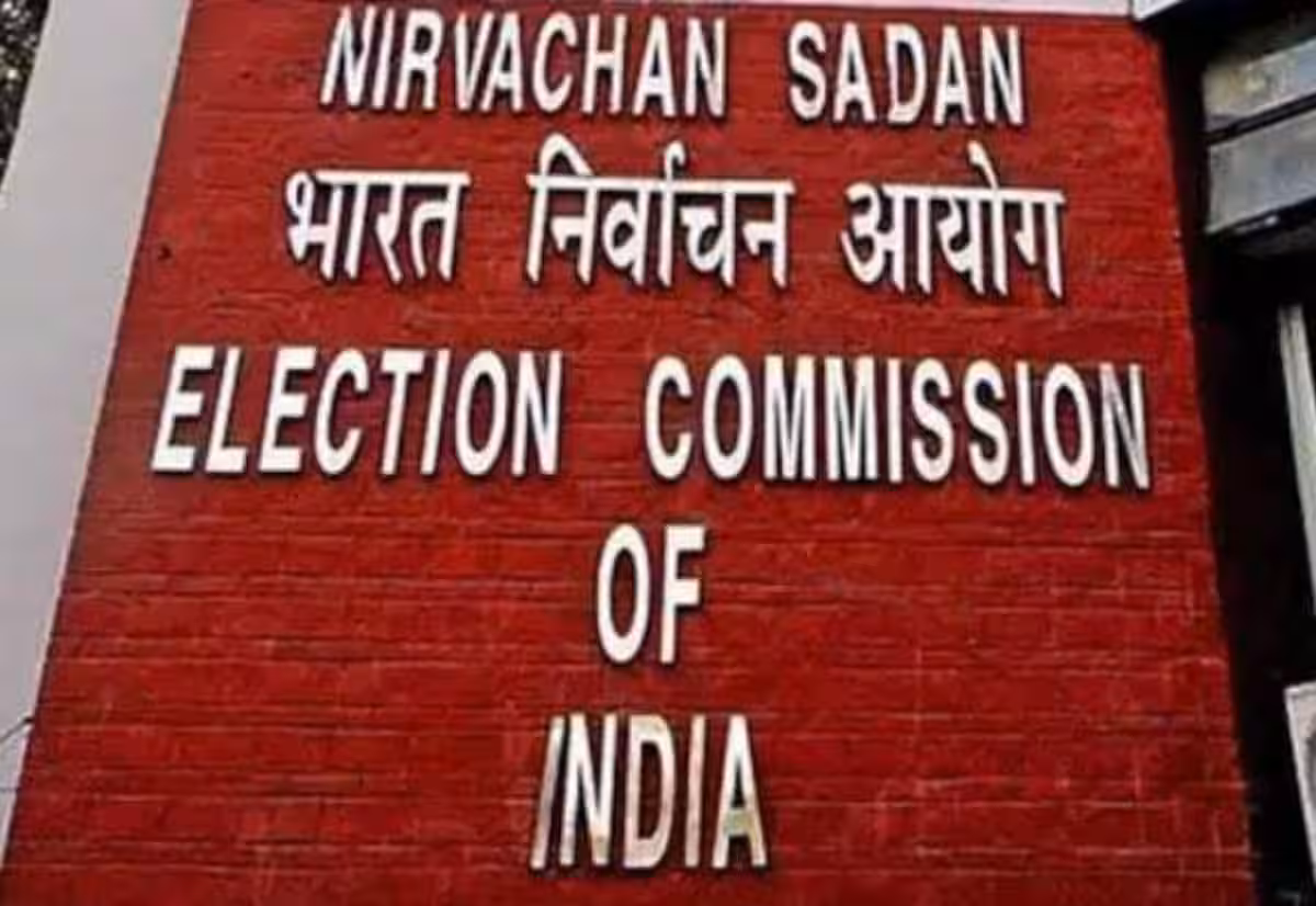 13 கோடி வாக்காளர்கள் நீக்கப்பட்ட விவகாரம் எதிர்க்கட்சிகள் குற்றச்சாட்டு; தேர்தல் கமிஷன் விளக்கம்