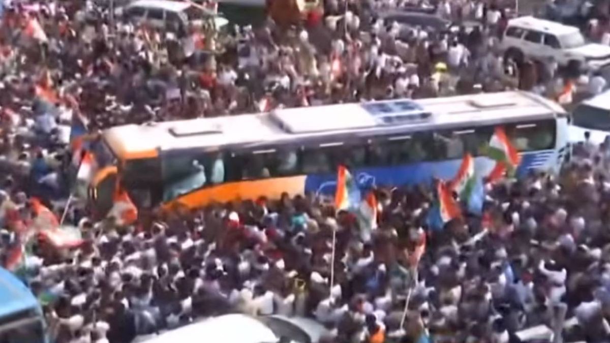 உச்சநீதிமன்றம் நோக்கி பேரணி; ’இந்தியா’ கூட்டணி சார்பில் எழுச்சிப் போராட்டம்