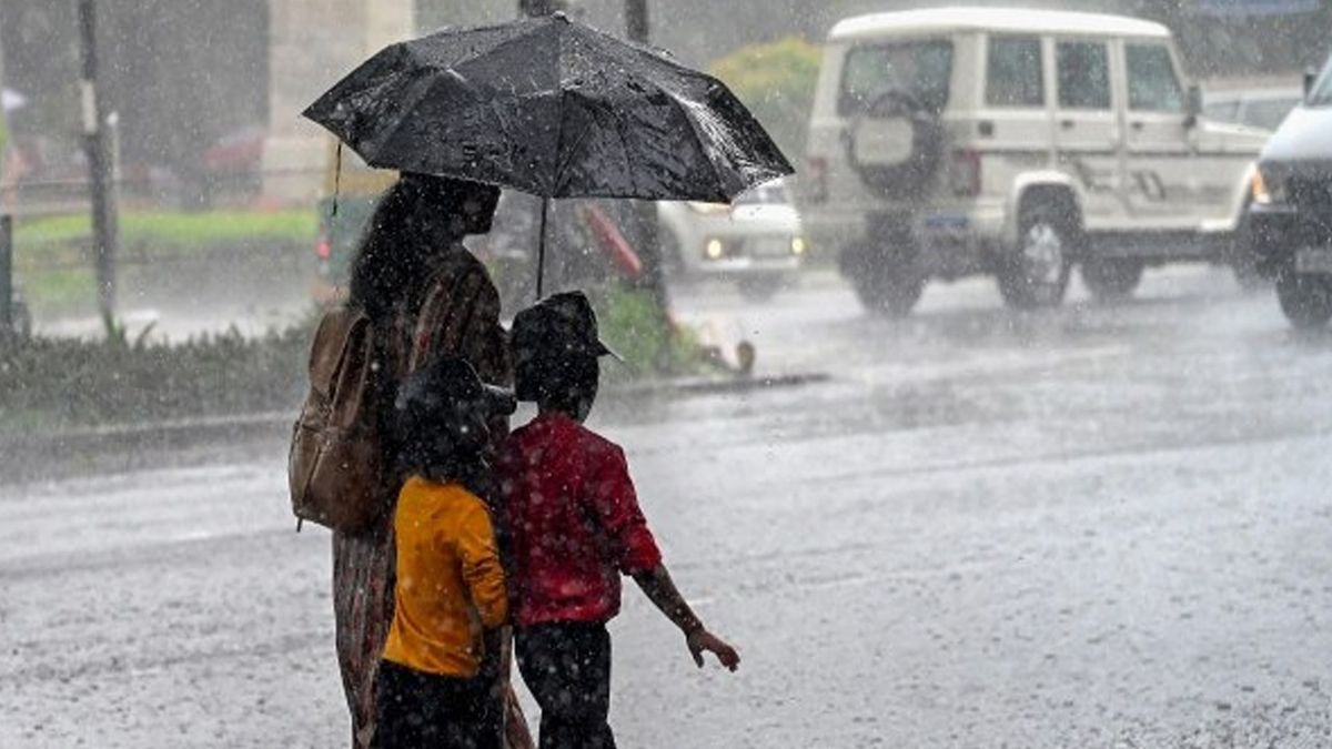 தமிழகத்தில் இன்று 3 மாவட்டங்களுக்கு ஆரஞ்சு அலர்ட்.. நாளை 15 மாவட்டங்களில் கனமழைக்கு வாய்ப்பு!