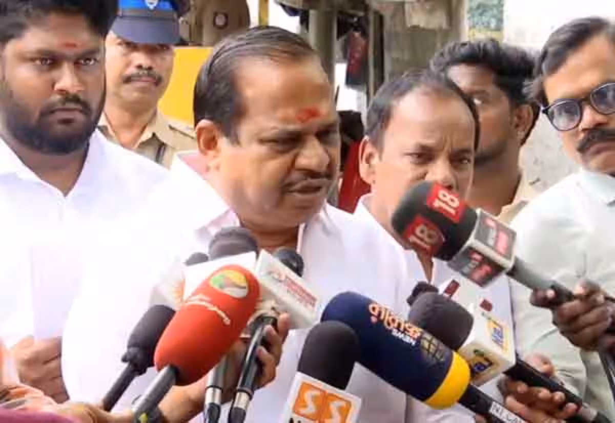 தவெக குதிரைபேரம்; கவர்னரிடம் அதிமுக புகார்