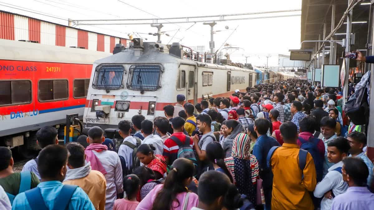 ஆயுதபூஜை ஸ்பெஷல்: முன்பதிவில்லா சிறப்பு ரயில் சேவைகள்