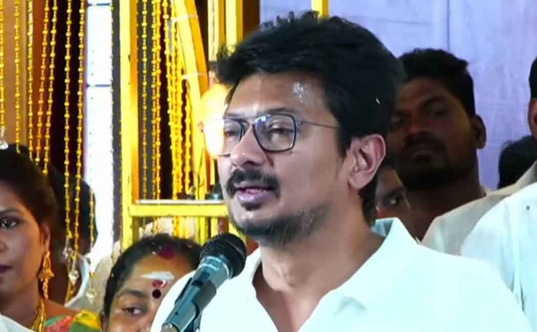 “ஆளுங்கட்சியின் பவர் சென்டர்களுக்கு பங்கு கொடுப்பதால் தான் இவ்வளவு தைரியமா?”
