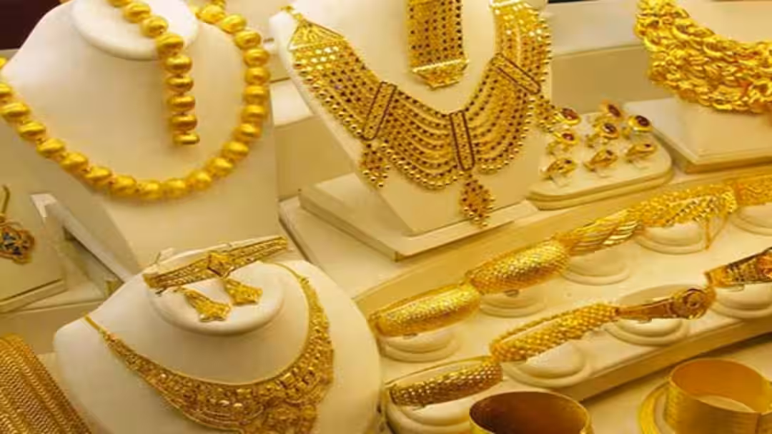 Gold and silver rate today : வாரத்தின் முதல் நாளே ஷாக்.! ரூ.10,000 உயர்வு