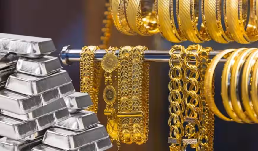 GOLD SILVER RATE: வார இறுதியில் அதிர்ச்சி கொடுத்த தங்கம் சவரனுக்கு இவ்வளவு உயர்வா.? வெள்ளியும்