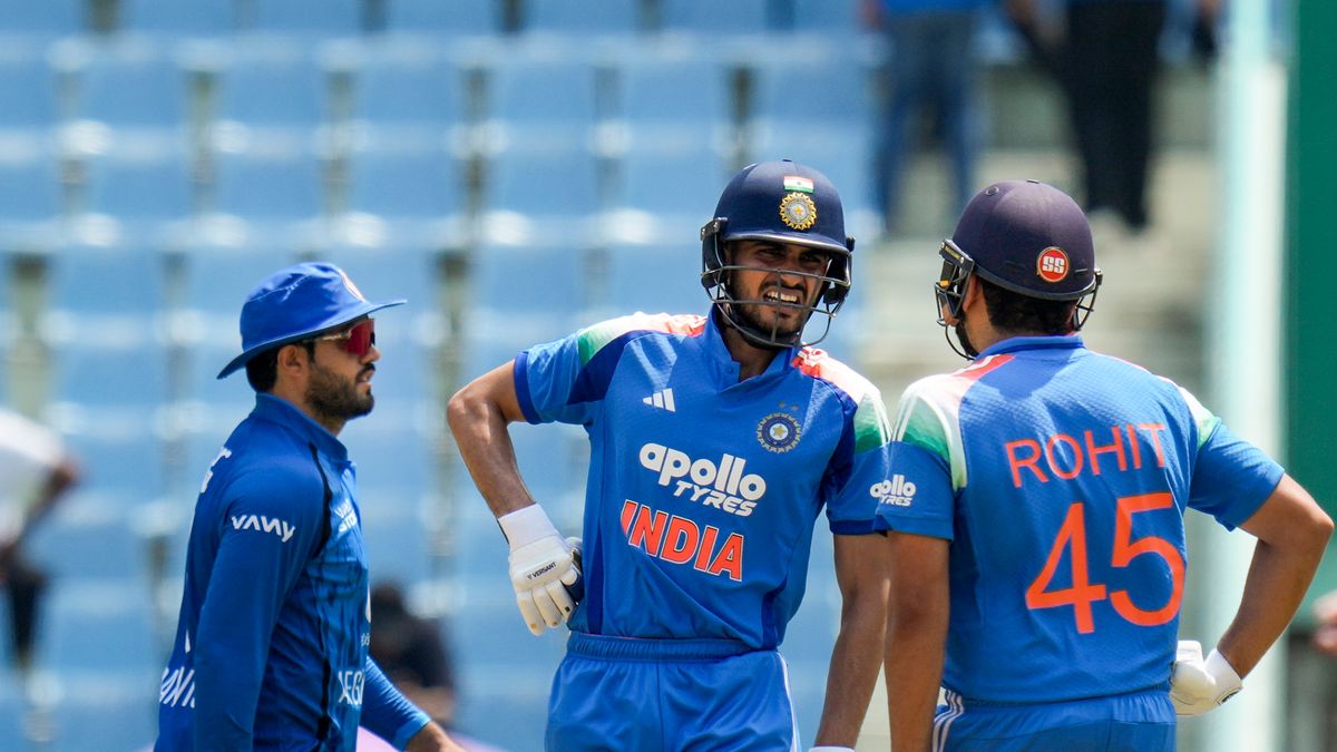 சர்வதேச ஒருநாள் போட்டிகளில் 5 அதிவேக சதம் விளாசிய இந்திய அணி கேப்டன்கள் பட்டியல்