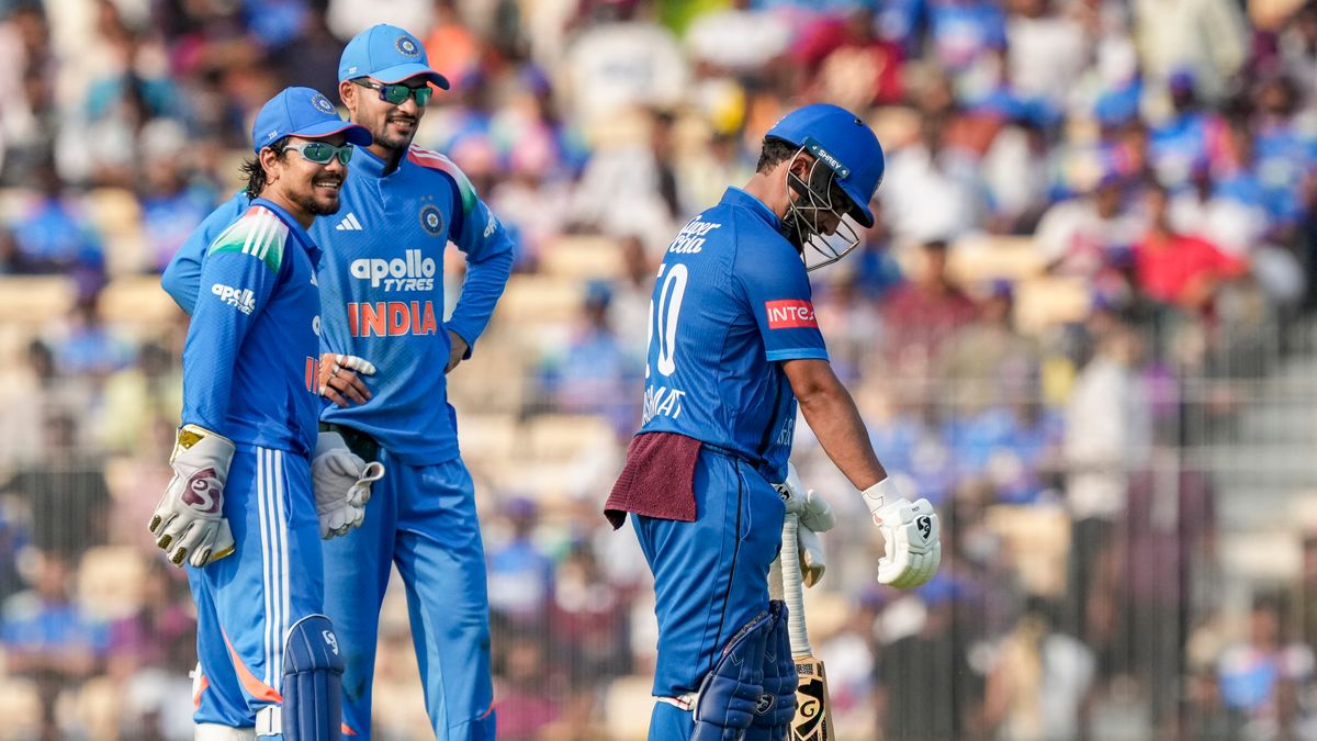 IND vs AFG: இந்தியா பேட்டிங் தொடங்கும் முன்பே நடுவர்கள் தந்த 5 ரன்கள்.. ஜாக்பாட் போனஸ் கிடைத்தது எப்படி