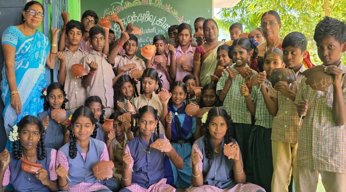 உலக எழுத்தறிவு தினம்: பானை ஓடுகளில் 'தமிழி' எழுத்துகளை பொறித்து அசத்திய அரசுப் பள்ளி மாணவர்கள்