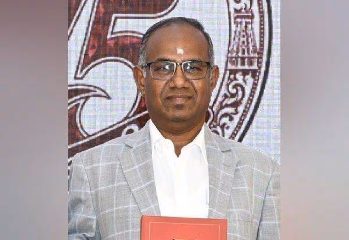 'டிஜிட்டல்' தளத்திலும் சிறந்து விளங்கி உலக தமிழ் மக்களை இணைக்கும் 'தினமலர்' :எஸ்.ஆர்.எம்., பல்கலை பதிவாளர் பாராட்டு