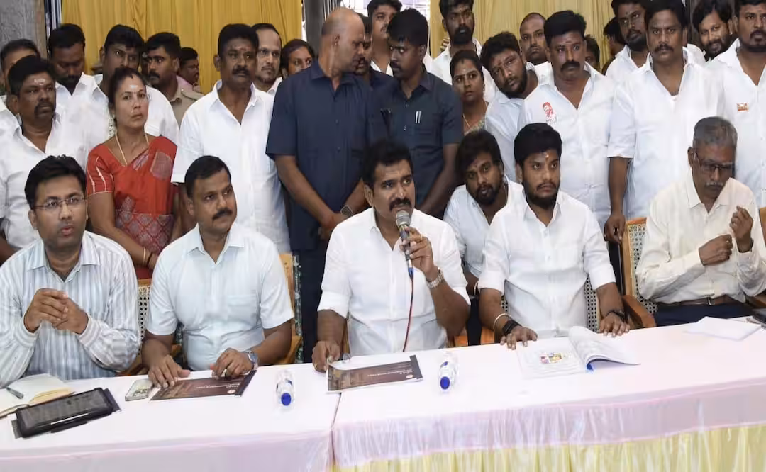 மீனாட்சி குடமுழுக்கு: அரசியல் தலையீடு இல்லை தமிழ் ஓதுவார்களுக்கு சிறப்பு