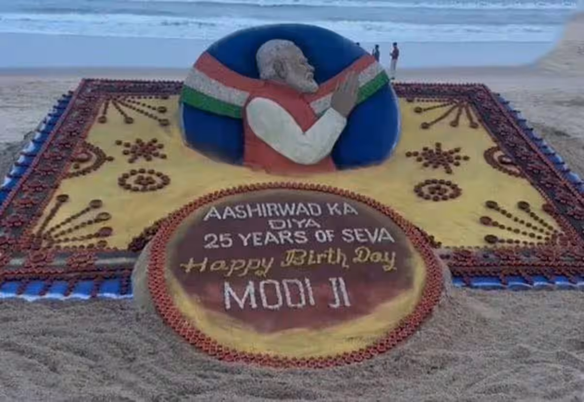 பிரதமர் மோடியின் 76வது பிறந்தநாள் ஸ்பெஷல்; தலைவர்கள் வாழ்த்து முதல் 25 அடி நீளமுள்ள மணல் சிற்பம் வரை!
