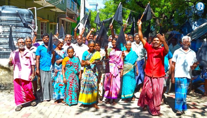 தமிழக அரசைக் கண்டித்து நெசவாளர்கள் கருப்புக் கொடி போராட்டம்: பல்வேறு கோரிக்கைகளை வலியுறுத்தி கோஷம்
