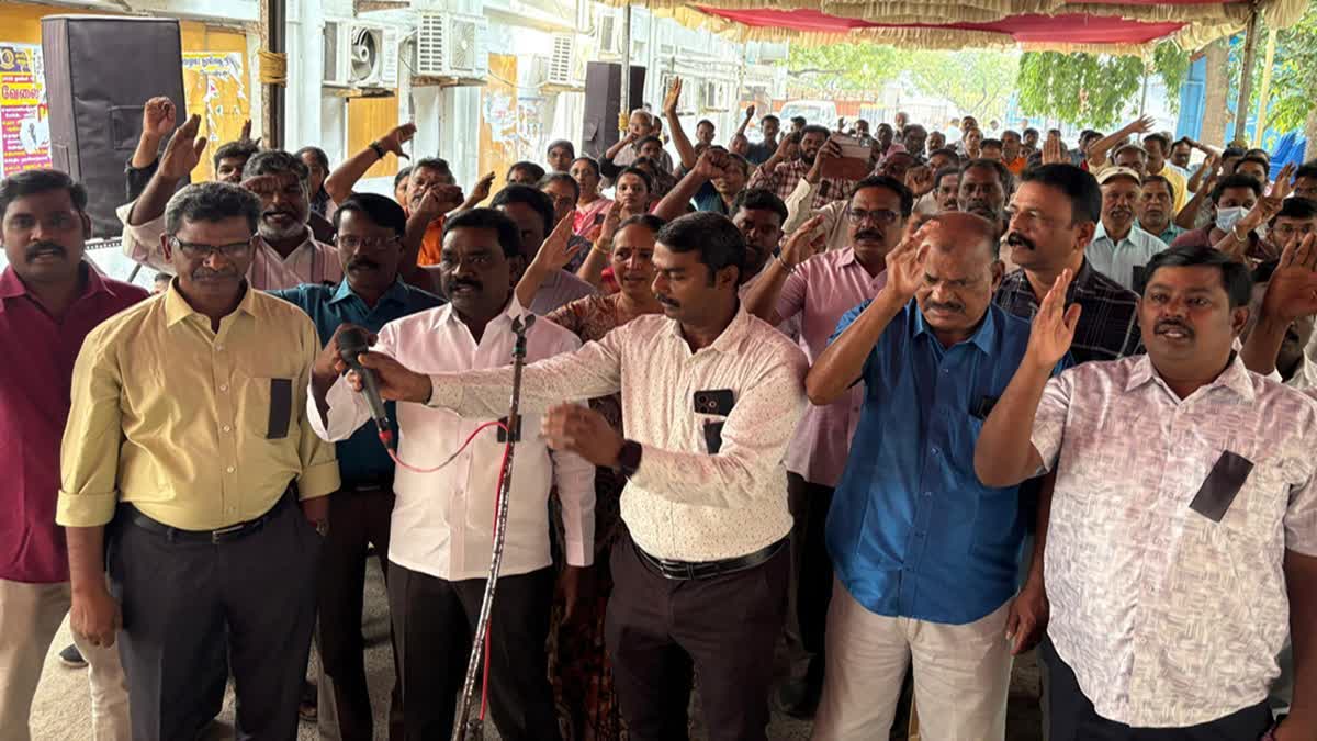 ‘TAPS இருக்கட்டும்; அரசு ஊழியர்களுக்கு அதுவரை பழைய ஓய்வூதியத் திட்டத்தை அமல்படுத்துங்க’