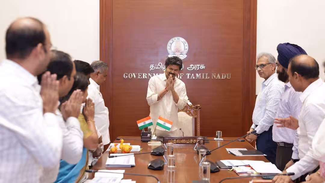 CM Vijay: சென்னை விமான நிலையம்