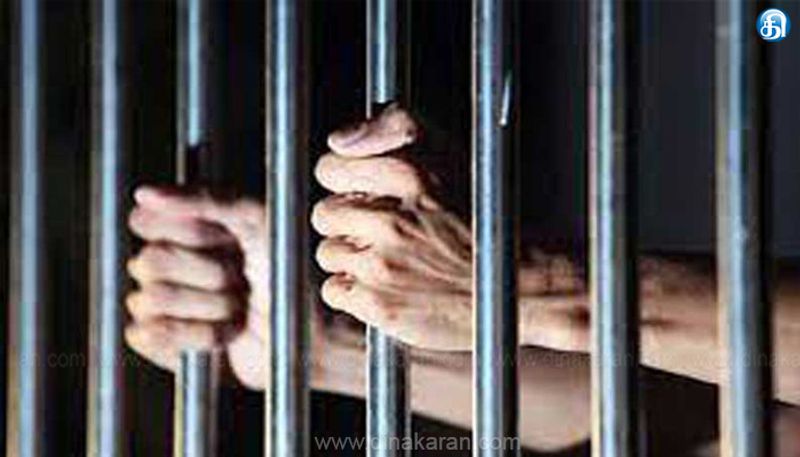 தருமபுரி அருகே அரசுப்பள்ளி மாணவிகளுக்கு பாலியல் தொல்லை அளித்த கணித ஆசிரியர் போக்சோவில் கைது!!