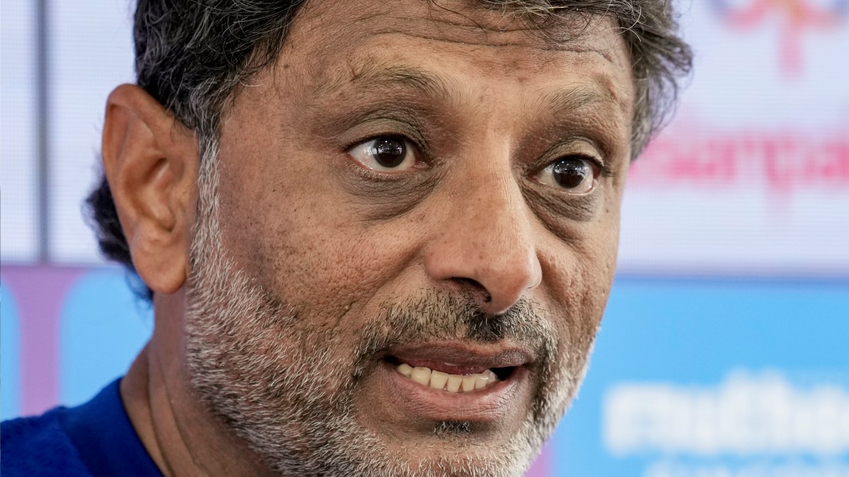 IND vs WI: இந்திய அணியில் கடும் போட்டி இருக்கு.. இவருக்கு வாய்ப்பு கிடைப்பது கடினம்.. ஷிட்டான்சு கோடாக்
