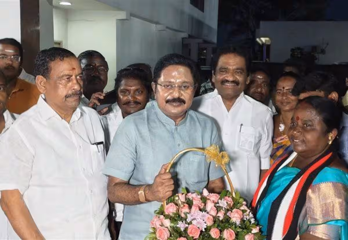 த.வெ.க., அரசின் வெற்றியான திட்டம், மின்தடை மட்டுமே: தினகரன் பேச்சு