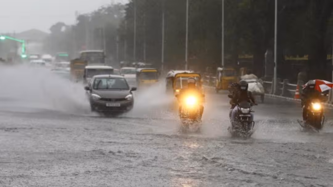 TN Weather News: 32 மாவட்டங்களுக்கு எச்சரிக்கை..! இன்று எங்கெல்லாம் கனமழைக்கு வாய்ப்பு?