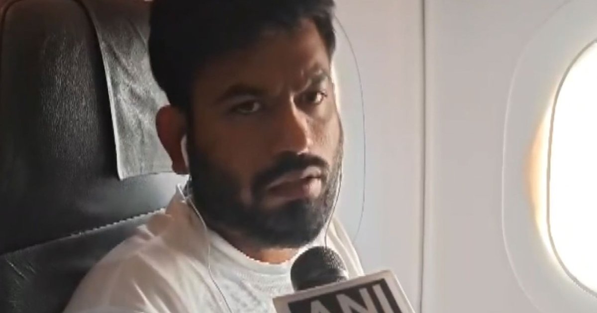 கரப்பான்பூச்சி ஜனதா கட்சித் தலைவர் டெல்லியில் கைது