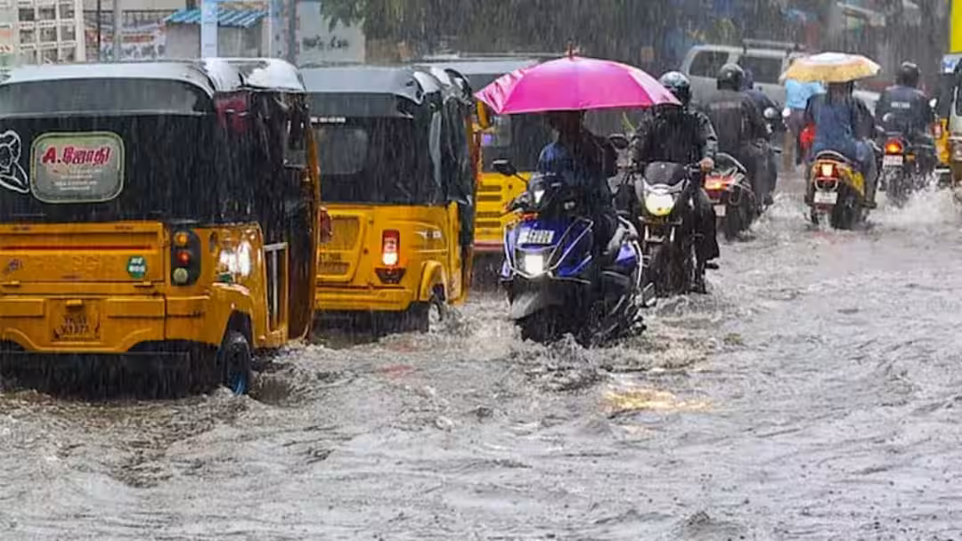 Chennai Rain: இதுக்கு இல்லயா சார் ஒரு எண்ட்..! ஒருநாள் மழைக்கே மிதந்த சென்னை! TVK ஆட்சியிலாவது